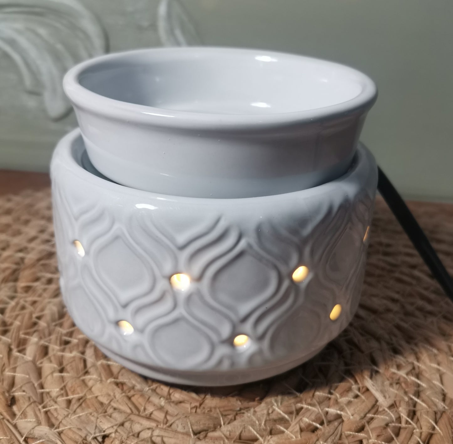 White Leaf Pattern Ceramic Electric Burner & Candle Warmer