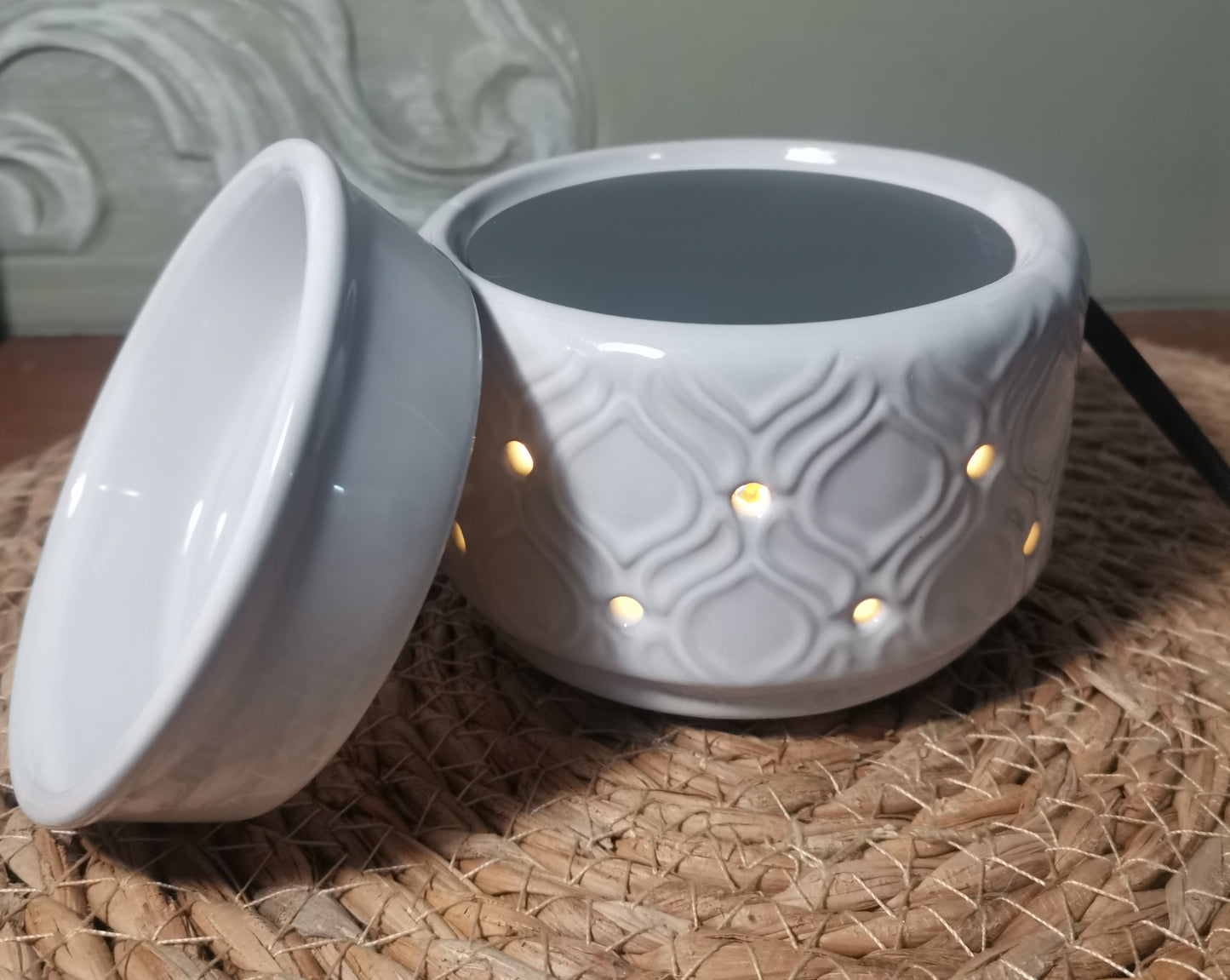 White Leaf Pattern Ceramic Electric Burner & Candle Warmer